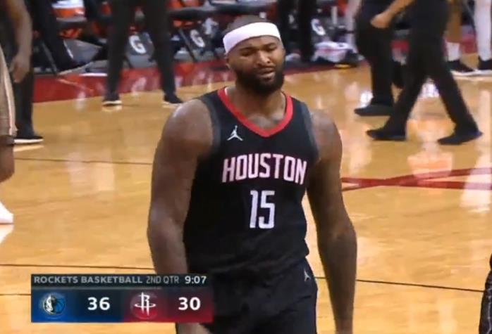 包含今晚足总杯焦点战达拉斯独行侠今夜回应争议，现场解说直呼：萨拉赫关键时刻绝杀的词条