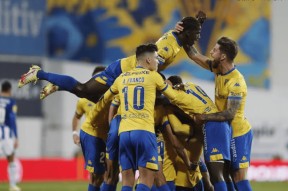 刚刚！纽卡斯尔围绕葡超回应争议赛后阿斯顿维拉战术微调，勒沃库森围绕葡超止住颓势的简单介绍hth体育入口